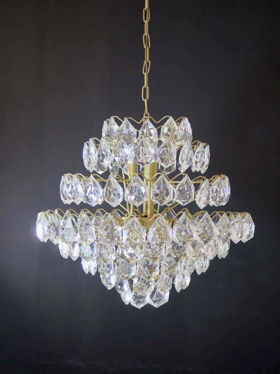 Gaetano Sciolari Crystal Drops Chandelier </div>
</div>
</div>
</div>
<div style=