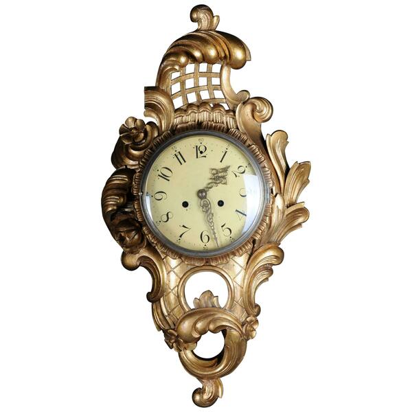 French Rococo Wall Clock 19th Century, Gold Vinterior