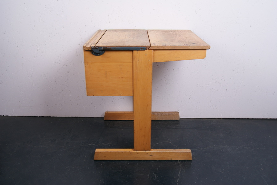 child's desk with lift up lid