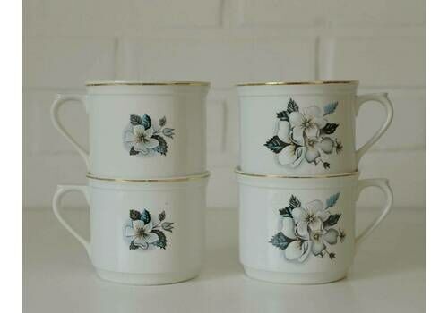 Vintage Porcelain / Set Of 4 Large Coffee Mugs / 1/2 Litre Size / Tea Cup Set / Made In Czechoslovakia 1960