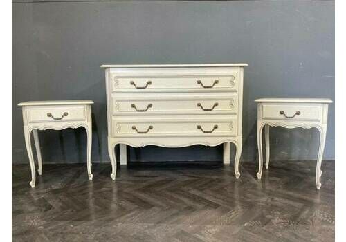 Stunning Original Painted Vintage French 3 Drawer Chest Of Drawers Matching 1 Drawer Bedsides