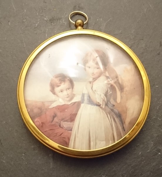 Antique Brass Picture Frame Small Circular Hanging Convex
