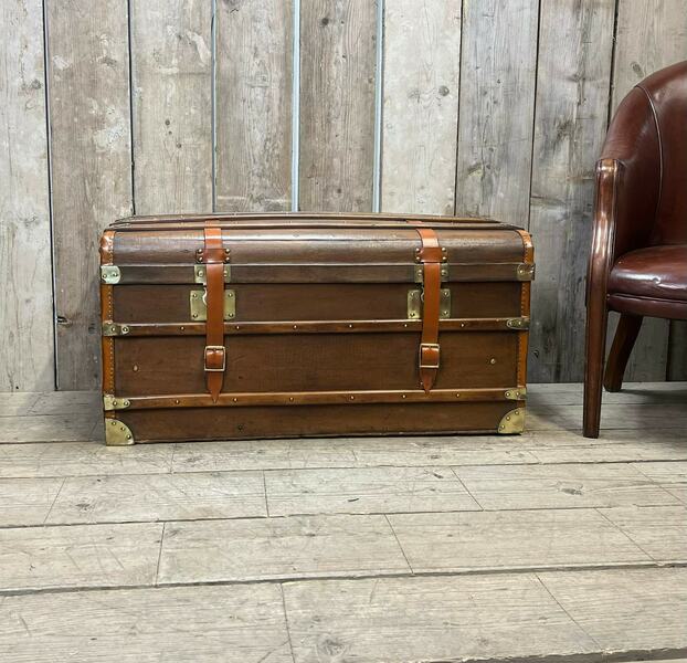 Antique French Luxury Travel Trunk Chest Foot Locker Bed End Trunk