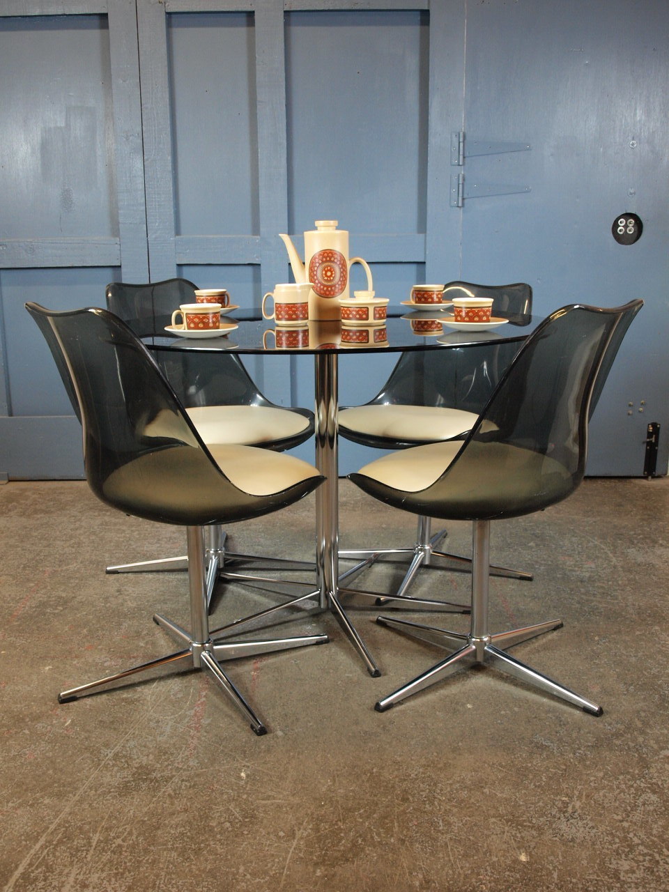 Mid Century Vintage 1960s 70s Round Glass And Chrome Dining Table And Four Tulip Swivel Chairs Heals Vinterior