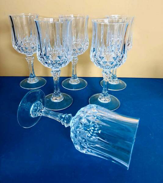 A Beautiful Set Of 6 Vintage Crystal Glasses, Small White Wine Or