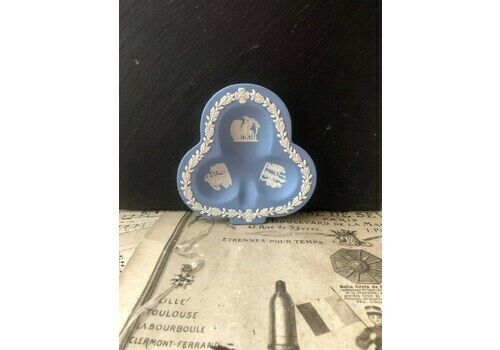 Wedgwood Blue Jasperware Club Dish From The Card Suits Series / Blue And White / Neoclassical