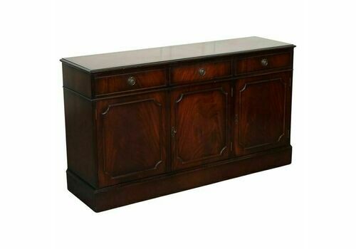 Lovely Flamed Hardwood Georgian Style Buffet Sideboard