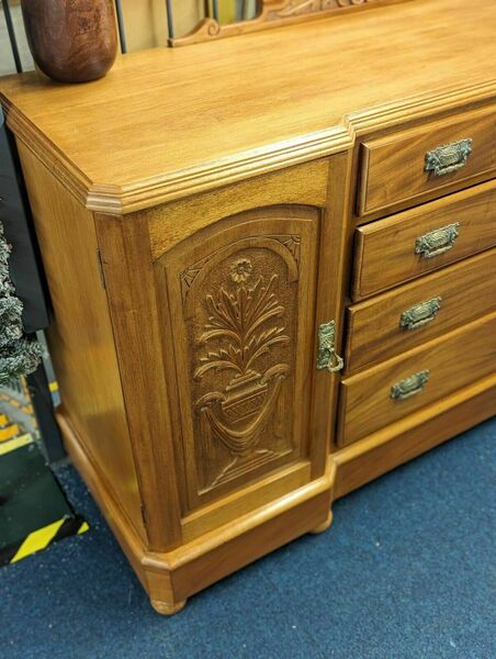 Victorian Mahogany Reverse Breakfront Sideboard photo 479.0