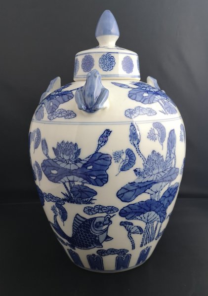 Vintage Chinese Ginger Jar Huge Blue And White Ceramic Jar Frogs