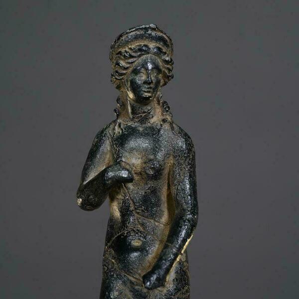 Sculpture Representing A Statue Of The Goddess Venus In Terracotta, 21st Century photo furniture