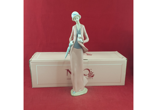 Lladro Nao Figurine 1232 Autumn Stroll Women With Cat Boxed L/N