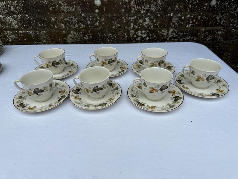Rare Vintage 1960s Royal Doulton Larchmont Dinner Service – Gold