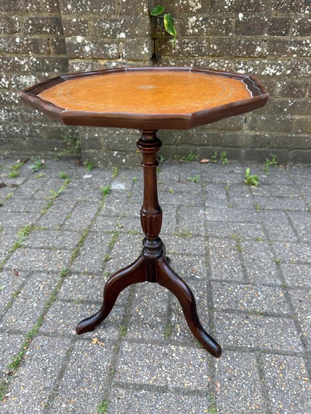Vintage Wine Table, Side Or Lamp Table   Gorgeous 1980s Table Original Finish & The Original Brown And Gold Leatherette Top photo furniture
