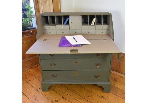 Georgian Bureau With Fitted Interior And Later Exterior And Interior Paint