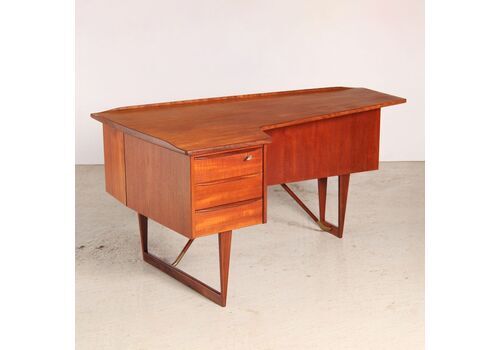 Danish Midcentury Boomerang Teak Desk By Peter Løvig Nielsen C.1960s