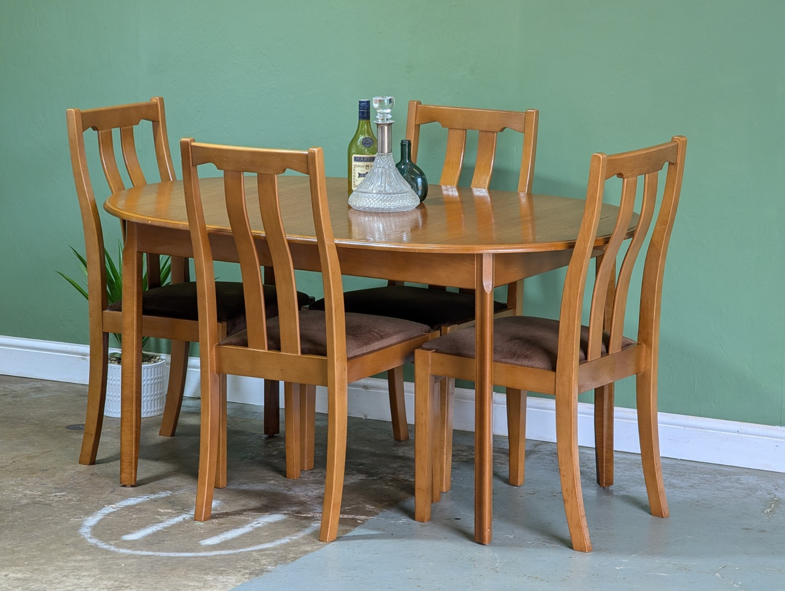 Antique Dining Oval Seater Dining Table Vintage Meredew Table And