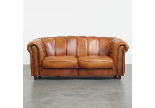 Great Sheepskin 2.5 Seater Design Sofa With Beautiful Finishes And Details