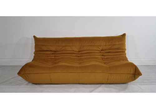 Ligne Roset 3 Seater Togo In Luxurious Gold Velvet, Excellent Condition