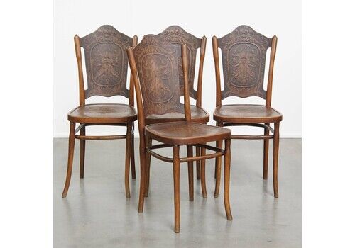 Set Of 4 Original Antique Jacob And Josef Kohn Bentwood Design Thonet Chairs From The Early 20th Century With Beautiful Carvings
