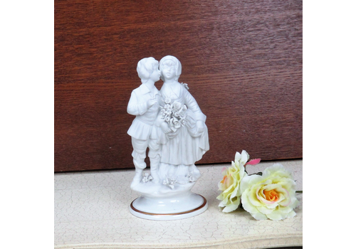 Stunning Figurine Couple Marcolin  Capodimonte Porcelain Bisque Italy Signed