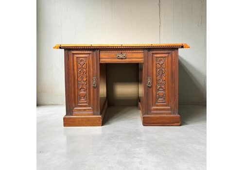 Victorian Desk By James Phillips & Sons