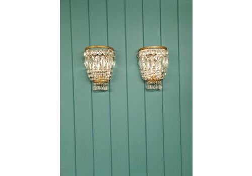 Early 20th Century Pair Of Cut Glass Crystal Bag Wall Lights
