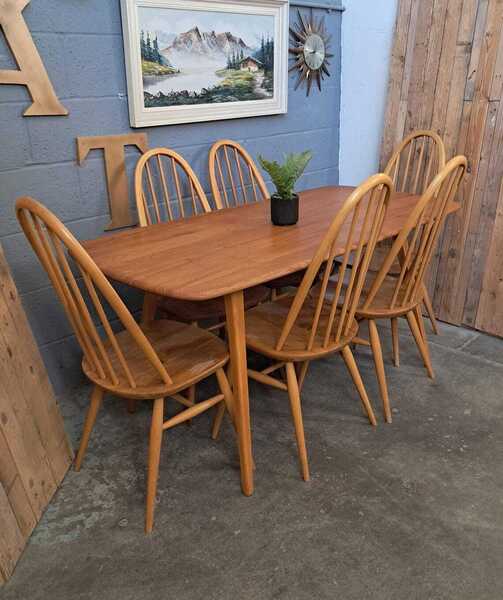 Ercol Plank Table And Ercol Chairs In Excellent Condition