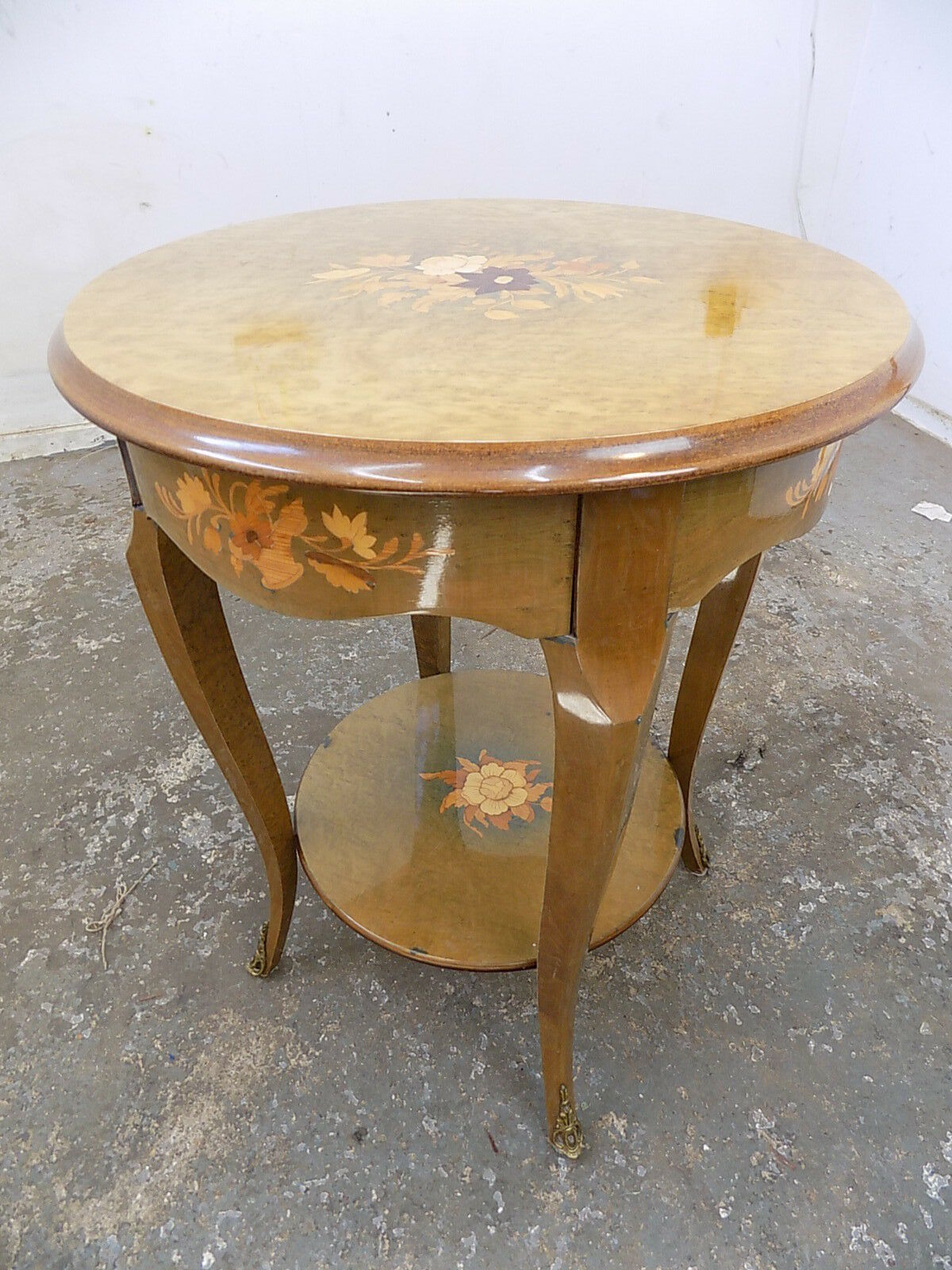Vintage Round 2 Tier Birds Eye Maple Fl Cabriole Legs End Vintage Round 2 Tier Birds Eye Maple Fl Cabriole Legs End Table Side Vinterior