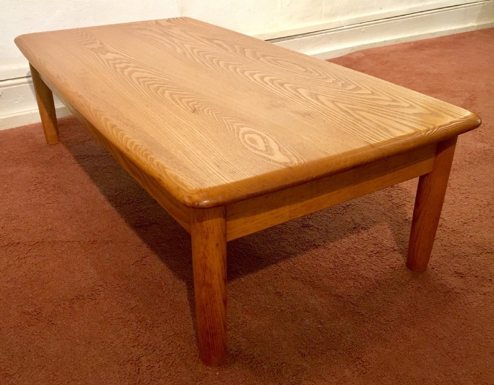 Ercol Table Beechwood And Elm Wood Occasional Coffee Table Cth Ercol Vinterior