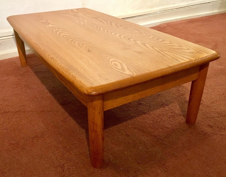 Ercol Table Beechwood And Elm Wood Occasional Coffee C20th Ercol Table Beechwood And Elm Wood Occasional Coffee C20th