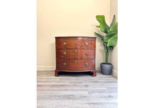 Antique Bow Front Mahogany Chest Of Drawers: Solid Wood 3 Drawer Dresser