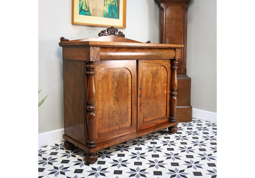 Antique Mahogany Chiffonier Sideboard Victorian With Fitted Interior.