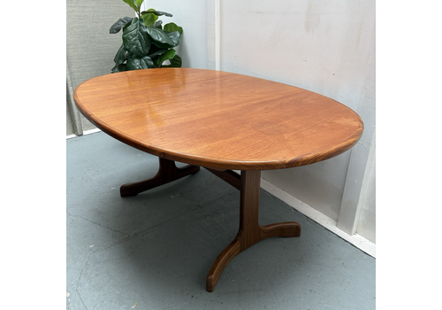 Midcentury G Plan “Fresco” Oval Extending Teak Whale Tail Dining Table C.1960s