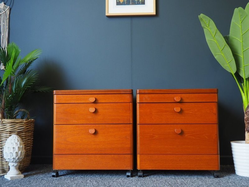 Mid Century Vintage Stag Bedside Tables In Teak Vinterior