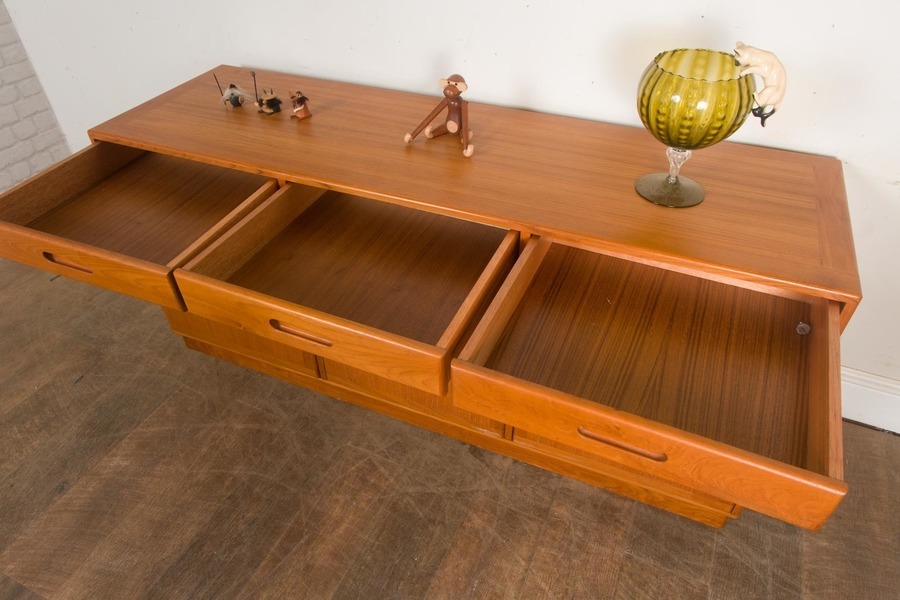 Vintage Retro Mid Century Modern Danish Style Sideboard By Benny Linden Vinterior