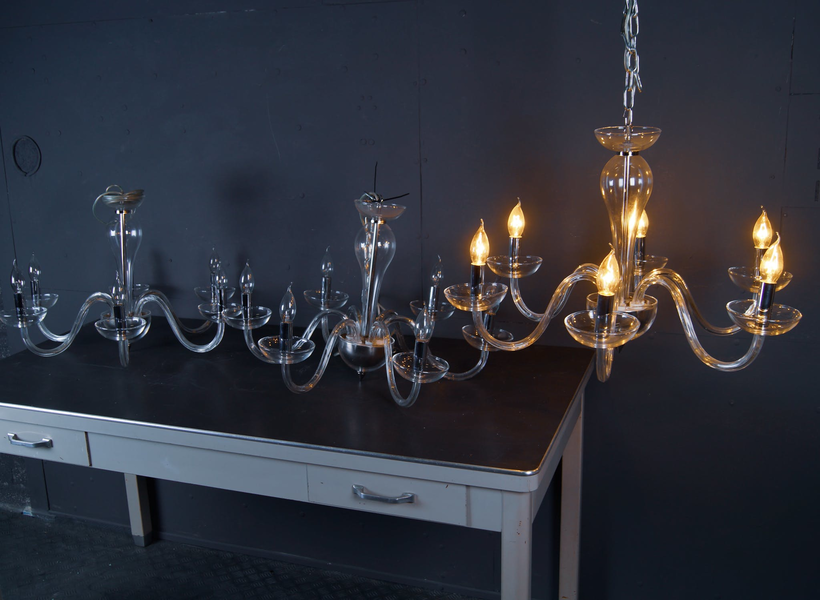 Italian Modern Chandelier in Transparent Murano Glass Italian Modern Chandelier in Transparent Murano Glass