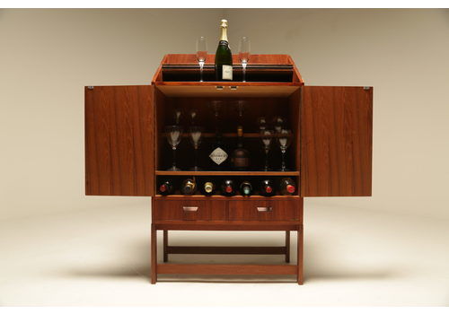 Teak Metamorphic Cocktail Bar