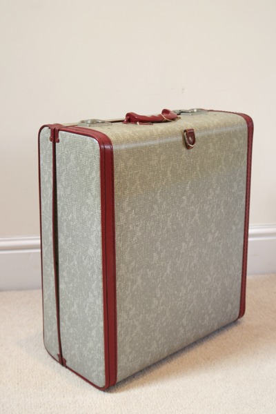 rev robe suitcase