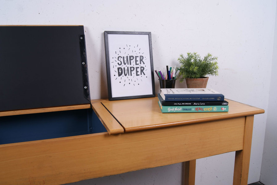 child's desk with lift up lid