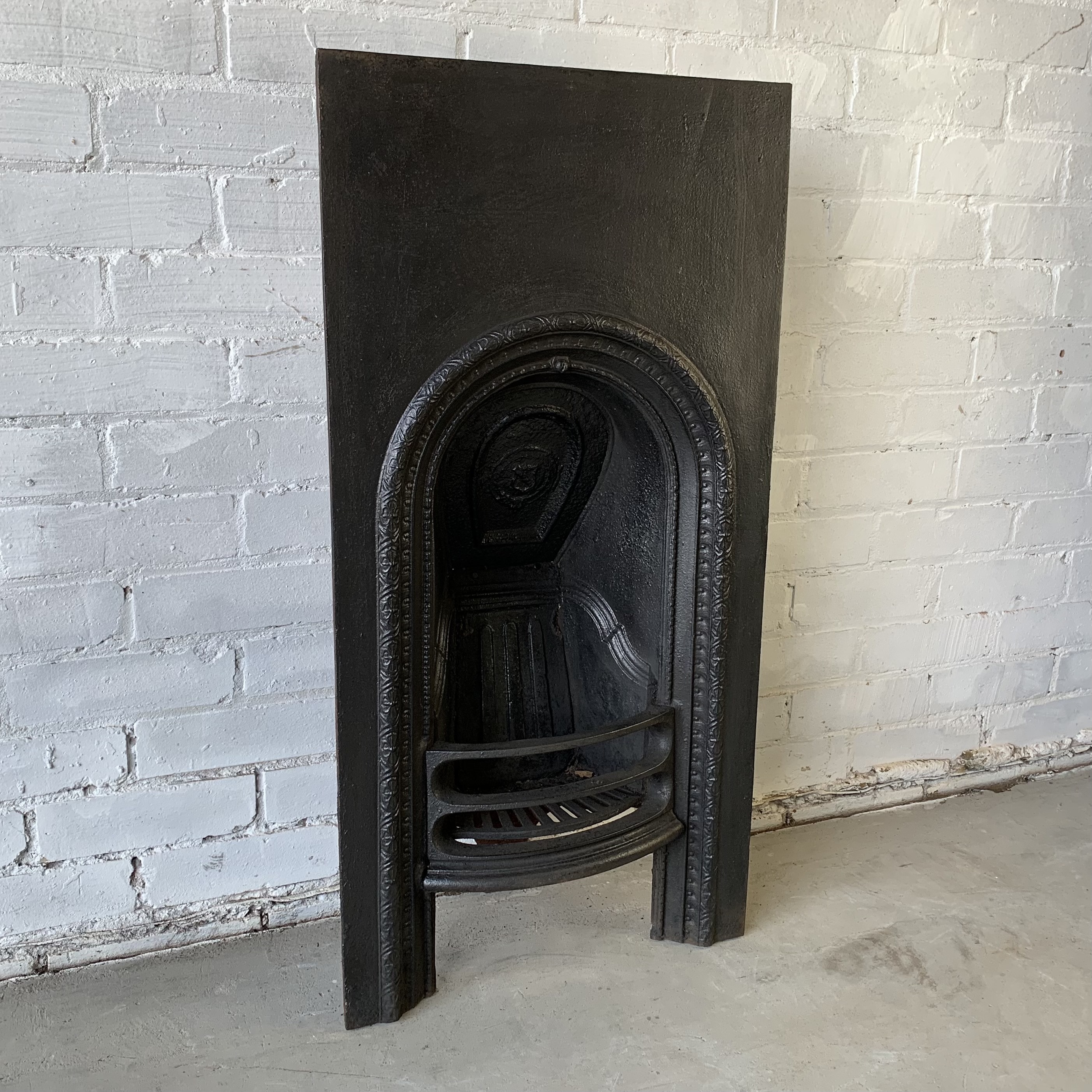 Victorian Cast Iron Arched Bedroom Fireplace Insert Vinterior