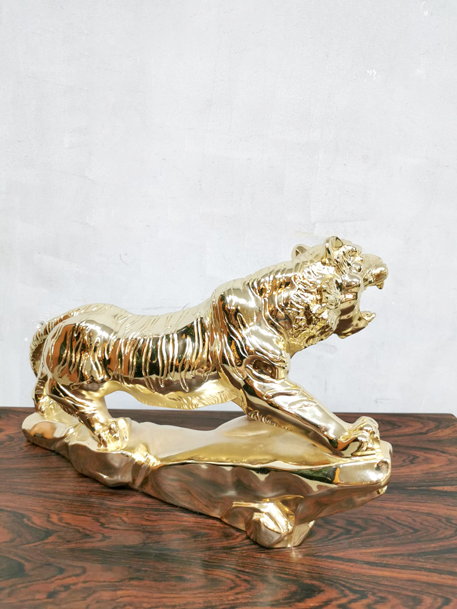 Golden Tiger Statue Decoration Tiger Statue 'El Glamor Tigre' unknown