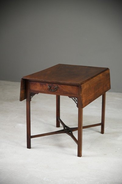 Georgian Mahogany Pembroke Table photo furniture