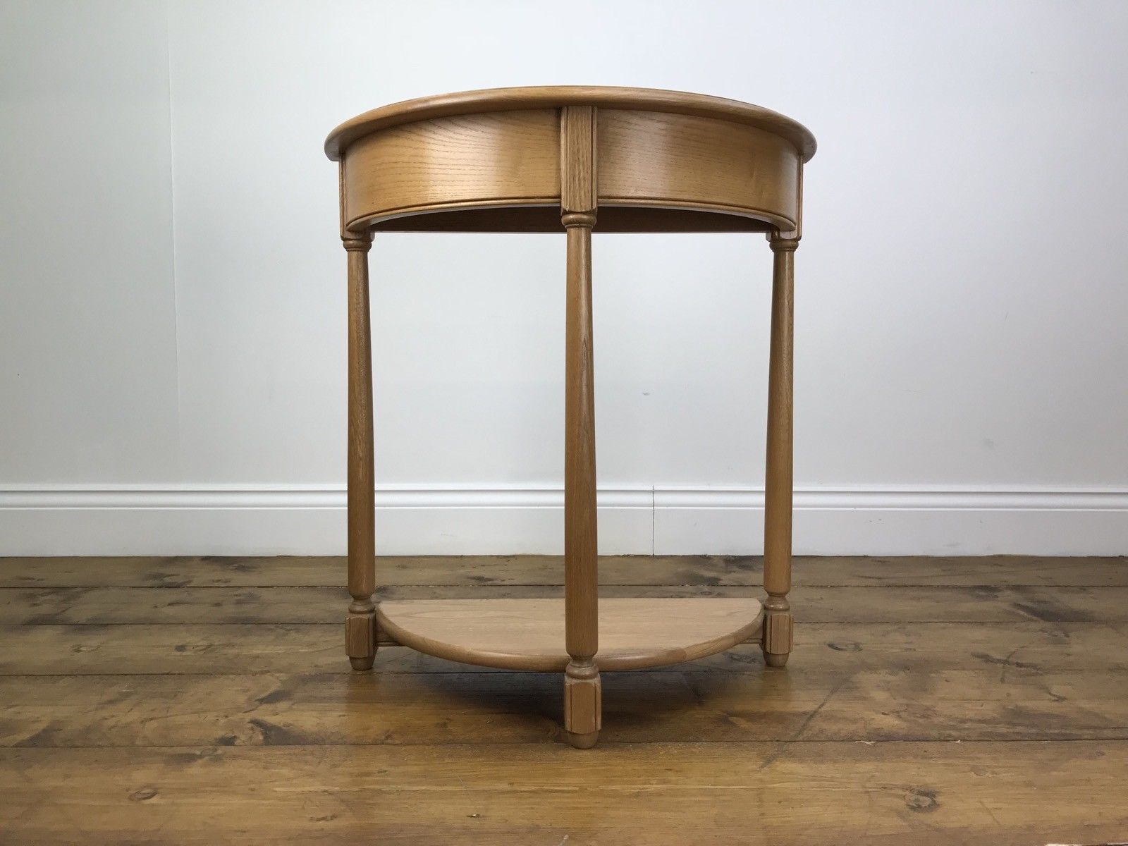 Stunning Ercol Half Moon Hall Table Light Elm Blonde Blond Side