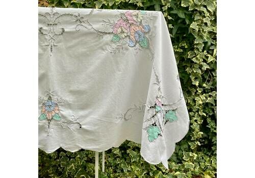 Large Vintage Cotton Linen Blend Tablecloth W/ Appliqué Floral Embroidery | 120x120cm Cutwork Embroidered Table Linen | Home Furnishings