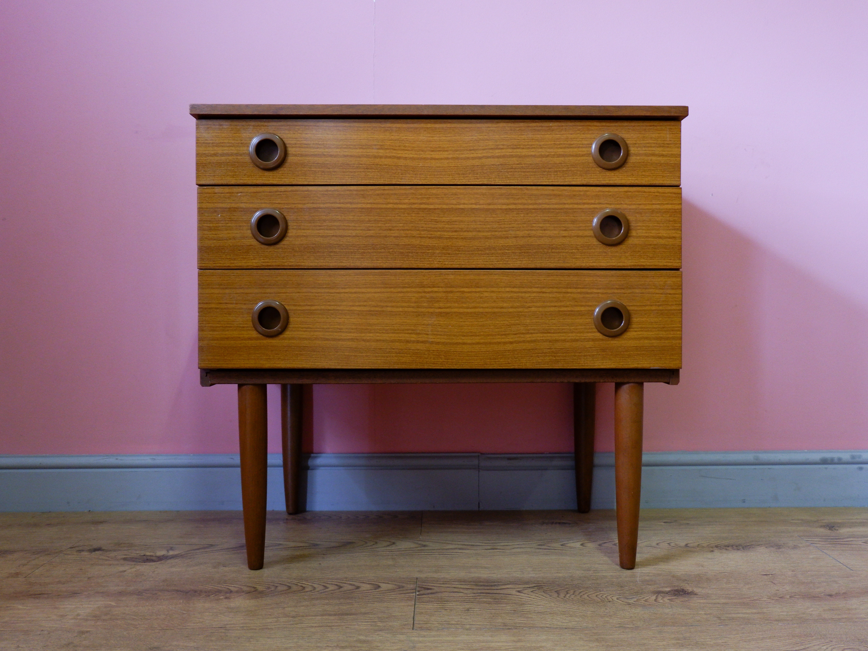 Vintage Chest Of Drawers By Schreiber Vinterior