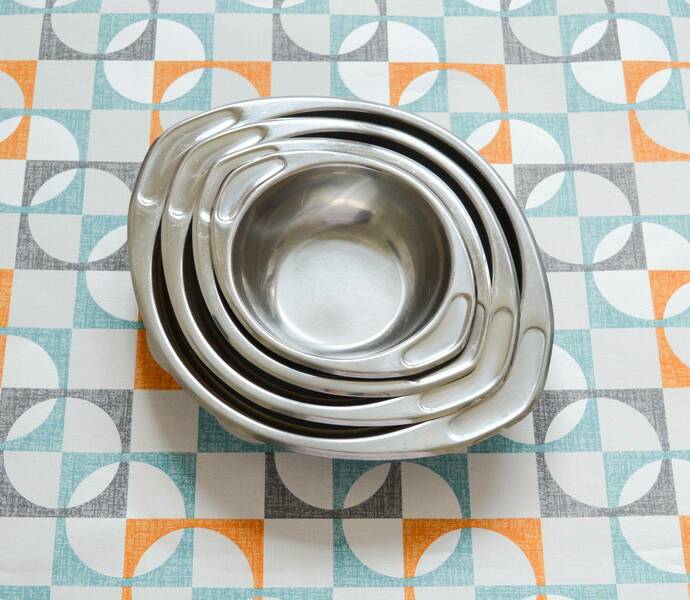 Vintage Amc Set Of 4 Nesting Serving Bowls, 1960/70s Mid Century