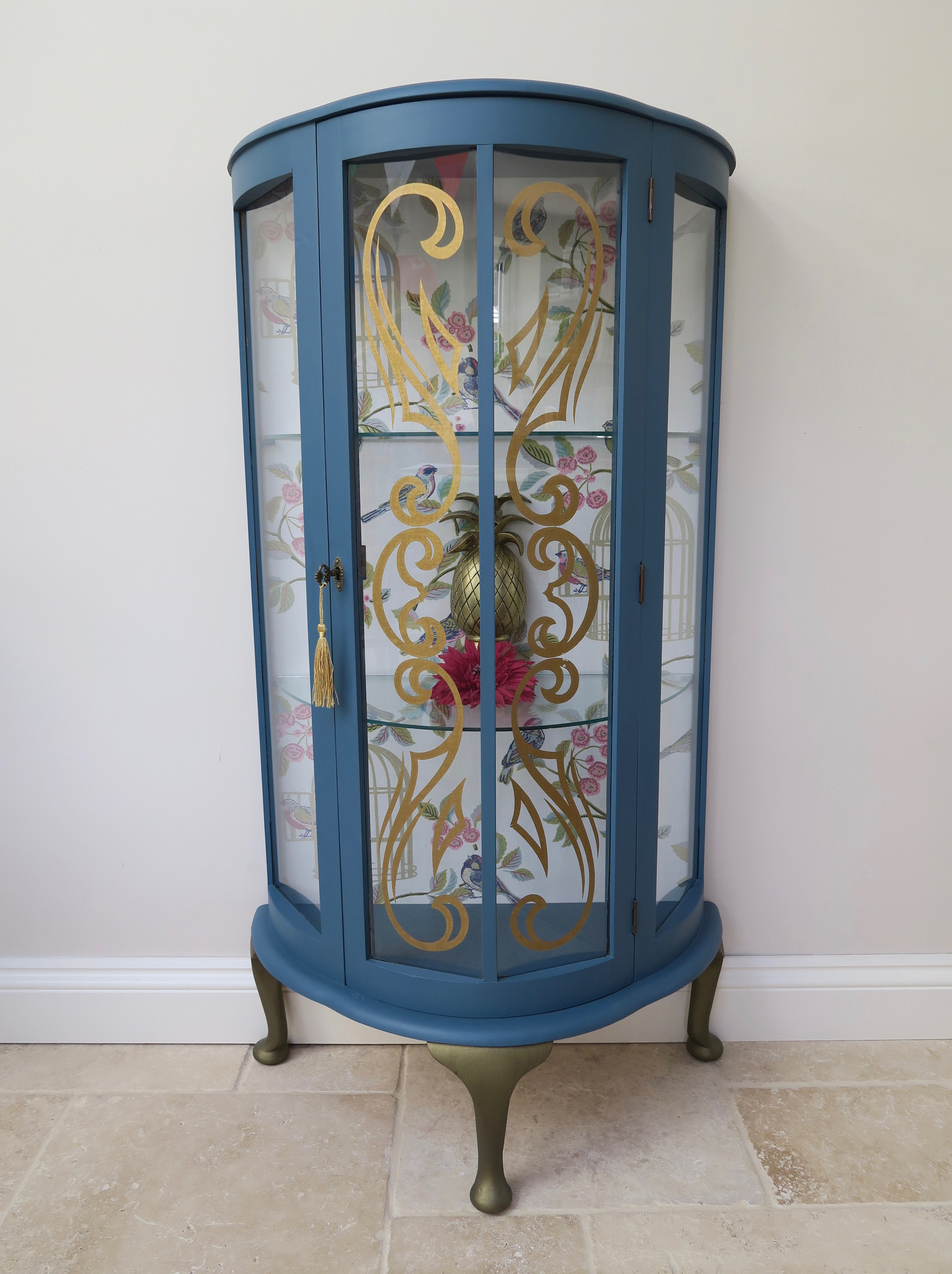 Pretty Vintage Gl Display Cabinet Blue Drinks Curio Pretty Vintage Gl Display Cabinet