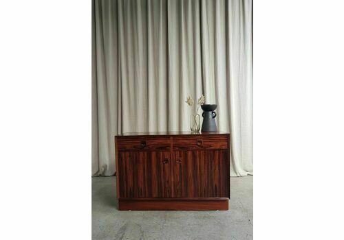 Vtg Mid Century Danish Rosewood Compact Sideboard Credenza Cabinet Scandi